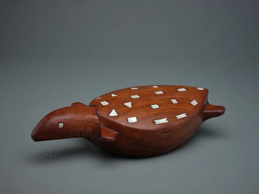 Solomon Islands wood/shell tortoise figure, Image 1++